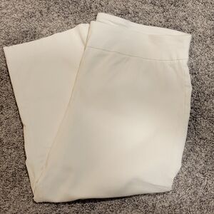 Dana Buchman White Capri Pants Size XL